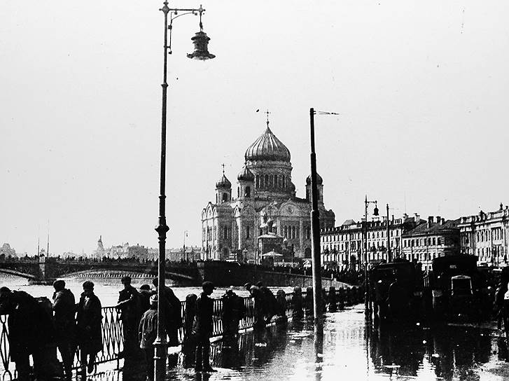 1839 год. Началось строительство Храма Христа Спасителя, продолжавшееся почти 44 года