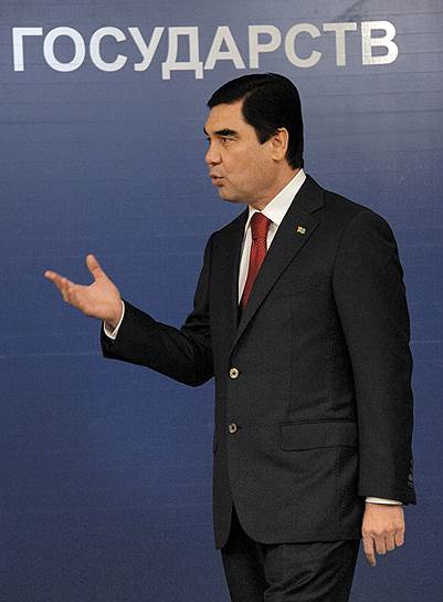 Президент Туркмении Гурбангулы Бердымухамедов набрал 97,14% голосов на выборах от 12 февраля 2012 года  