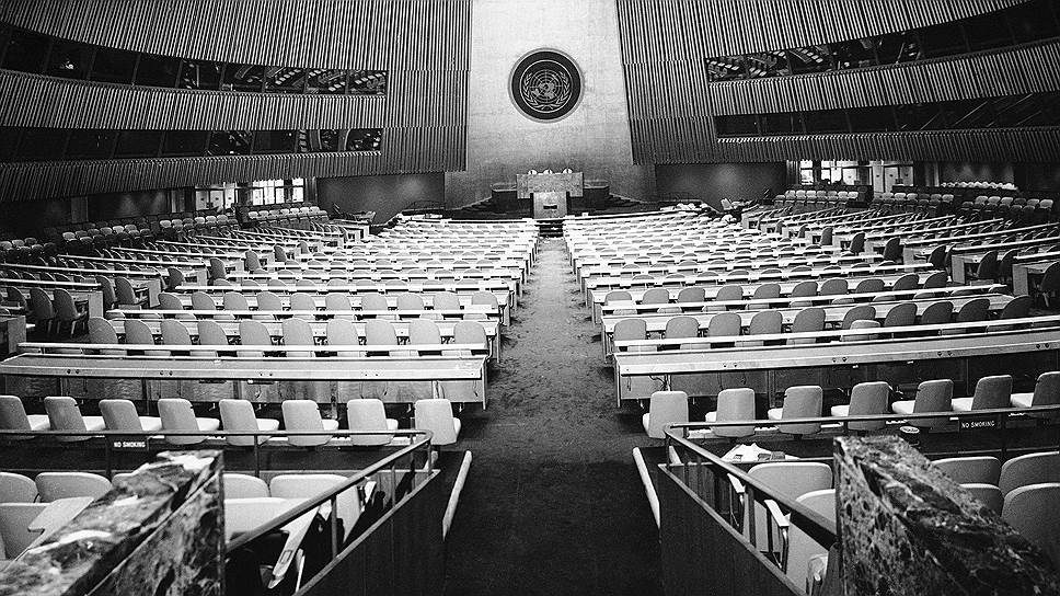 1944 год. В Думбартон-Окс (США) завершилась конференция с участием США, Великобритании, СССР и Китая, положившая начало созданию Организации Объединенных Наций (ООН)