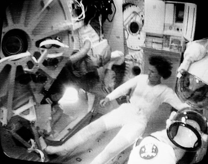 1984 год. На борту космического корабля «Челленджер» в открытый космос вышла первая американская женщина-астронавт Кэтрин Салливэн 
