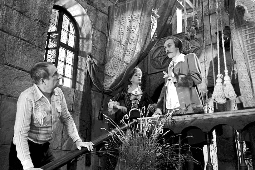 Также занимался кинорежиссурой. Поставил фильмы: «12 стульев» (1976), «Обыкновенное чудо» (1978), «Тот самый Мюнхгаузен» (на фото, 1979), «Дом, который построил Свифт» (1982), «Формула любви» (1984) и другие