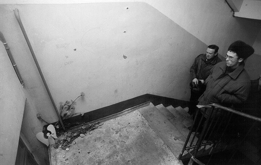 Депутата Госдумы расстреляли 20 ноября 1998 года в подъезде своего дома на канале Грибоедова в Санкт-Петербурге на лестнице между первым и вторым этажами. Основным мотивом убийства следствие назвало ее политическую деятельность