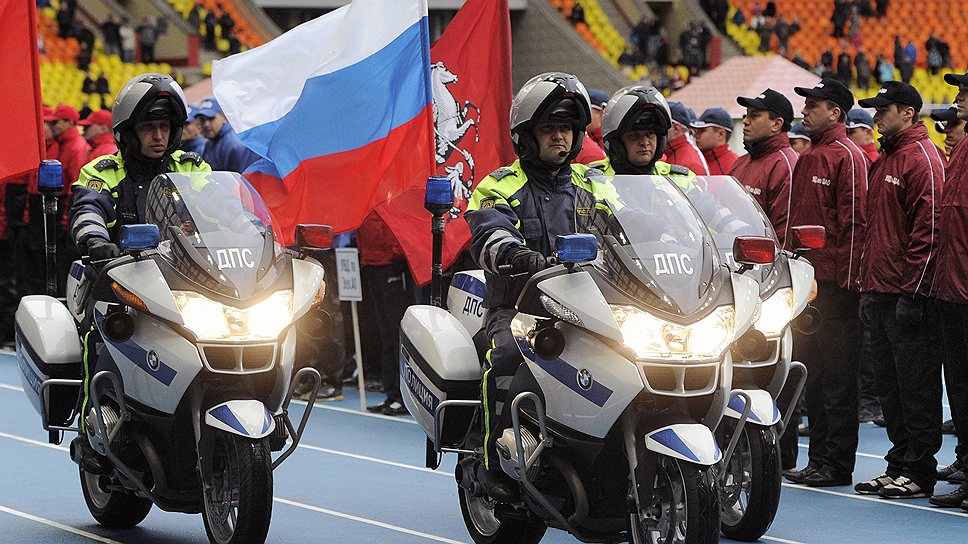 Праздник открылся торжественным построением парадного расчета подразделений ГУ МВД России по Москве