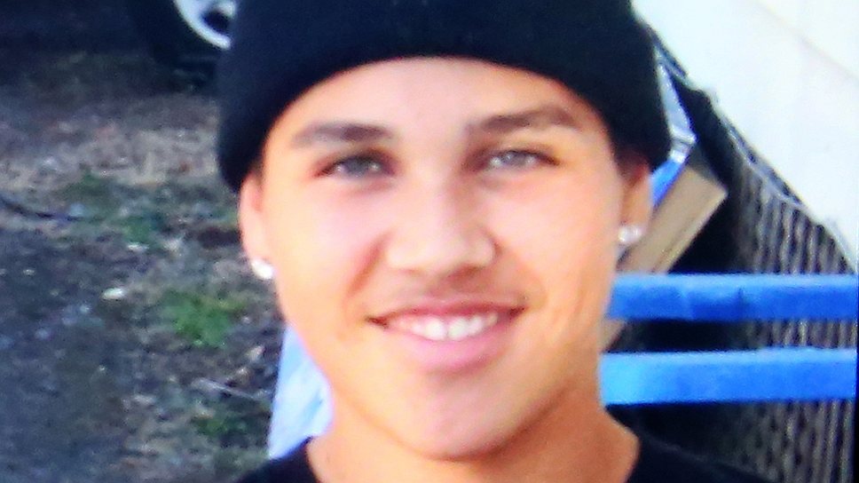 Полицейские штата Калифорния застрелили 13-летнего Энди Лопеса с игрушечным автоматом Калашникова в руках