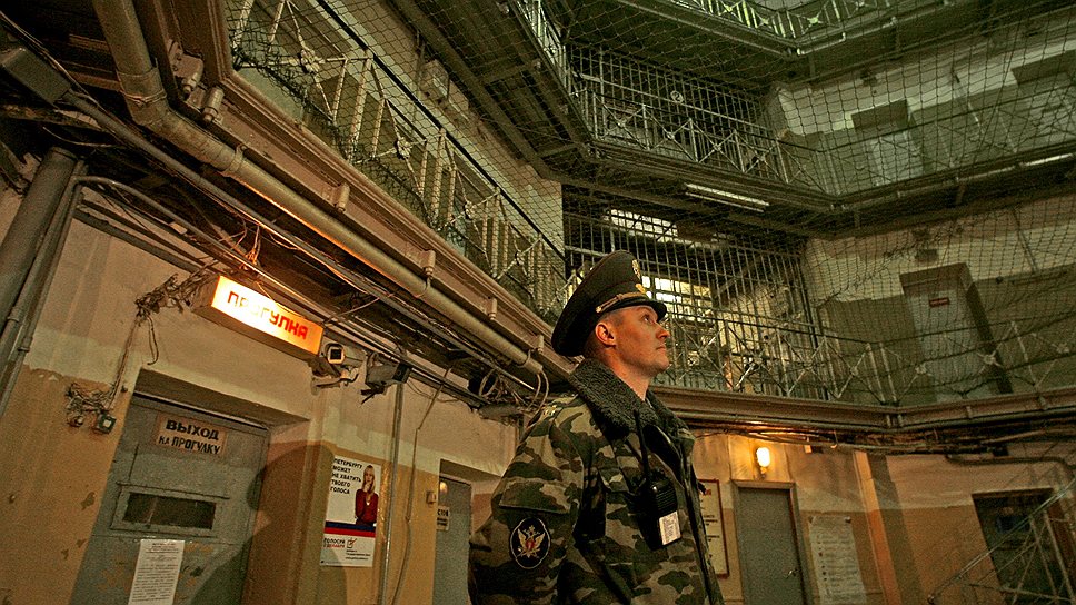 24 октября. Депутаты Госдумы вводят запрет на 10 лет на участие в выборах для россиян, осужденных за тяжкие и особо тяжкие преступления