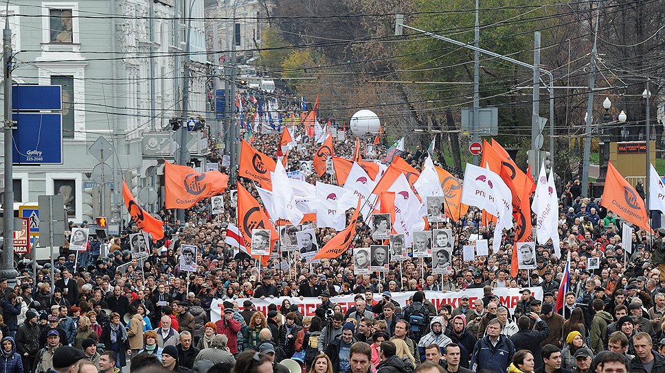 Участники акции прошли по маршруту от Пушкинской площади по Страстному, Петровскому, Рождественскому, Сретенскому бульварам до пересечения Тургеневской площади с проспектом Академика Сахарова