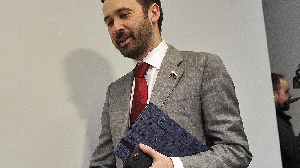 Член комитета Государственной думы России по экономической политике, инновационному развитию и предпринимательству Илья Пономарев 