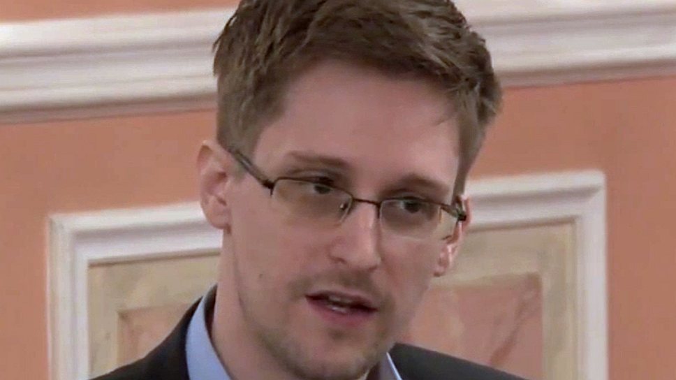 Как Эдвард Сноуден нашел работу в России