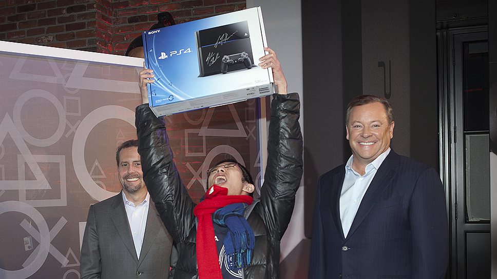 18 ноября. Старт продаж Sony Playstation 4 