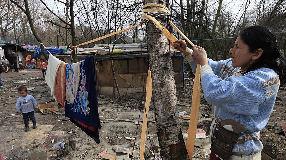 В 2013 году мир потрясла новая история. 17 октября в цыганской семье, проживающей в Греции, была найдена девочка с поддельными документами. Как выяснилось позже, она была найдена цыганской семьей и воспитывалась парой несколько лет, так же как и множество других детей. Белокурая девочка занималась попрошайничеством вместе с цыганскими детьми, чем и привлекла внимание местных жителей, заявивших в полицию