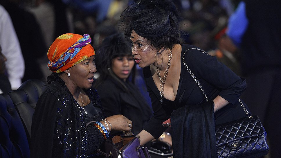 Маказиве Мандела (слева) — дочь экс-президента ЮАР