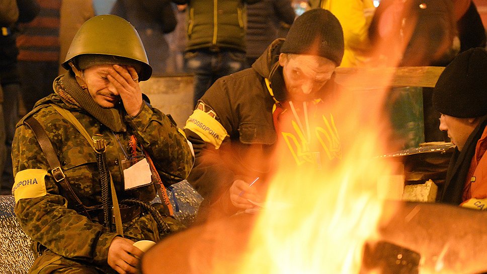 Конфликтов, столкновений с Майданом в пользу действующей власти на выходных не было, хотя по периметру охранники рассказывают о том, что были некоторые попытки пьяных молодых людей прорваться на территорию Майдана, но они были пресечены