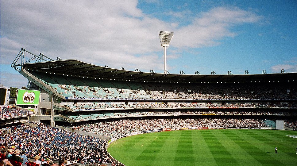 Melbourne Cricket Ground — стадион, являющийся частью Олимпийского парка Мельбурна, Австралия. Он способен вместить 100 тыс. зрителей. В 1956 году там проводились летние XVI Олимпийские игры. Сегодня это площадка для проведения домашних матчей национальных сборных Австралии по крикету и футболу