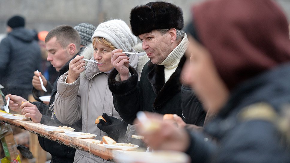 Полевая кухня была организована на Майдане сразу же после строительства баррикад