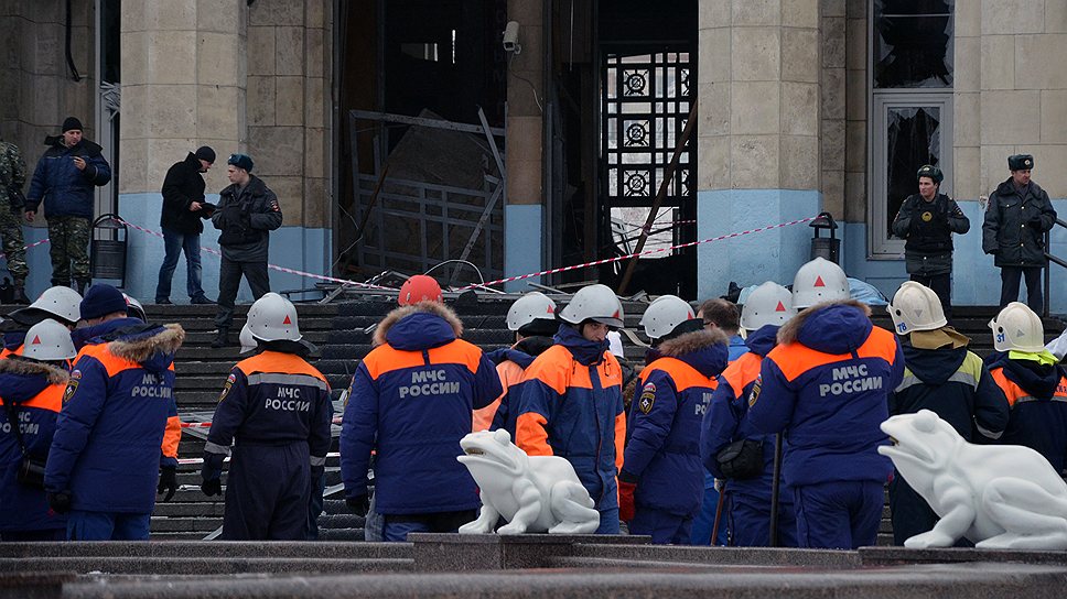 Взрыв квалифицирован как теракт, его совершила террористка-смертница. Установлено, что система безопасности вокзала помешала смертнице попасть в зал ожидания, что позволило предотвратить большее количество жертв