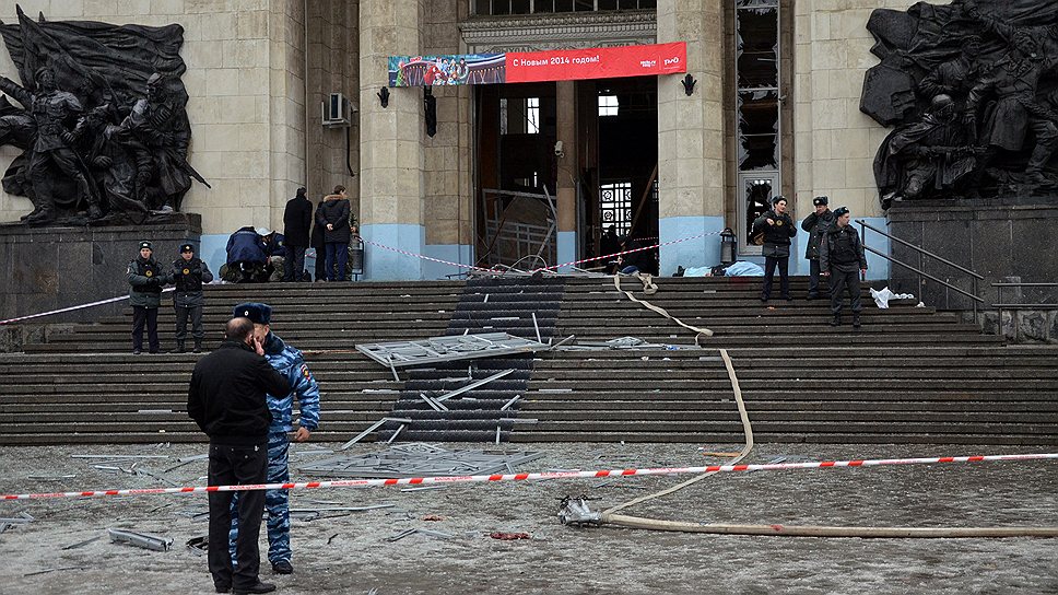 В РЖД заявили, что задержек или каких либо сбоев в движении поездов из-за теракта в Волгограде не будет либо «они будут носить минимальный характер». Поезда дальнего следования временно будут отправляться и приниматься на пригородный вокзал Волгограда