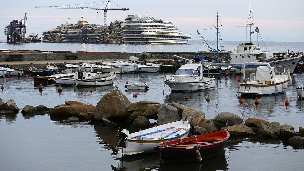 В настоящее время главным обвиняемым по делу о крушении Costa Concordia остается бывший капитан судна Франческо Скеттино, совершивший ошибки при маневрировании, а также в управлении сложившейся чрезвычайной ситуацией при эвакуации с корабля
