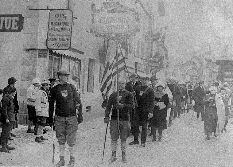 1924 год. В Шамони (Франция) открылись первые зимние Олимпийские игры