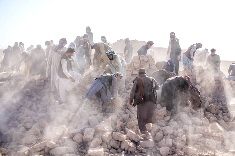 7 октября 2023 года в афганской провинции Герат произошли два землетрясения, оба с магнитудой 6,3. В результате землетрясений погибло не менее 2500 человек, более 9 тыс. получили ранения. Незначительные разрушения произошли также на территории Ирана. Землетрясение стало самым большим по количеству жертв в Афганистане с мая 1998 года