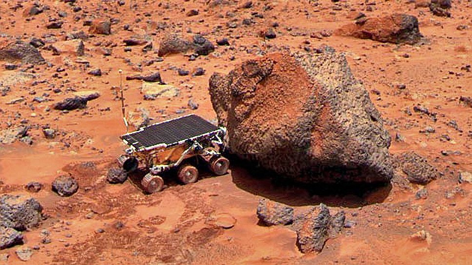 4 декабря 1996 года состоялся запуск аппарата NASA Mars Pathfinder с марсоходом Sojourner. За время его работы было передано 16,5 тыс. снимков с камер Mars Pathfinder и 550 снимков с камер марсохода. 27 сентября 1997 года состоялся последний сеанс связи с аппаратом