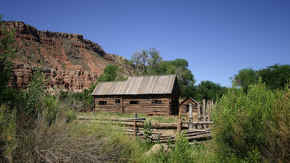 &lt;b> Графтон, Юта (США). &lt;/b> Город был основан для земледелия, но брошен в 1944 году из-за непрекращающихся конфликтов с коренными американцами и наводнений. В 1969 году здесь был снят самый кассовый вестерн в истории Голливуда «Бутч Кэссиди и Сандэнс Кид», рассказывающий о жизни двух легендарных бандитов Дикого Запада