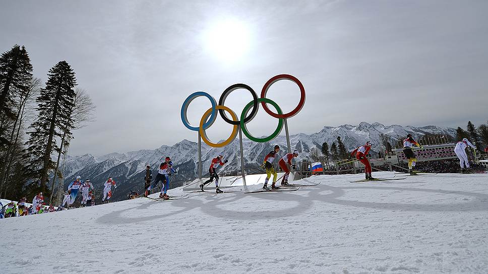 9 февраля на Олимпиаде в Сочи были разыграны восемь комплектов медалей. Стали известны чемпионы в скоростном спуске, слоупстайле, скиатлоне, забеге на 3 тыс. м у конькобежек, спринтерской гонке на 7,5 км у биатлонисток, саночников, фигуристов и прыгунов с трамплина