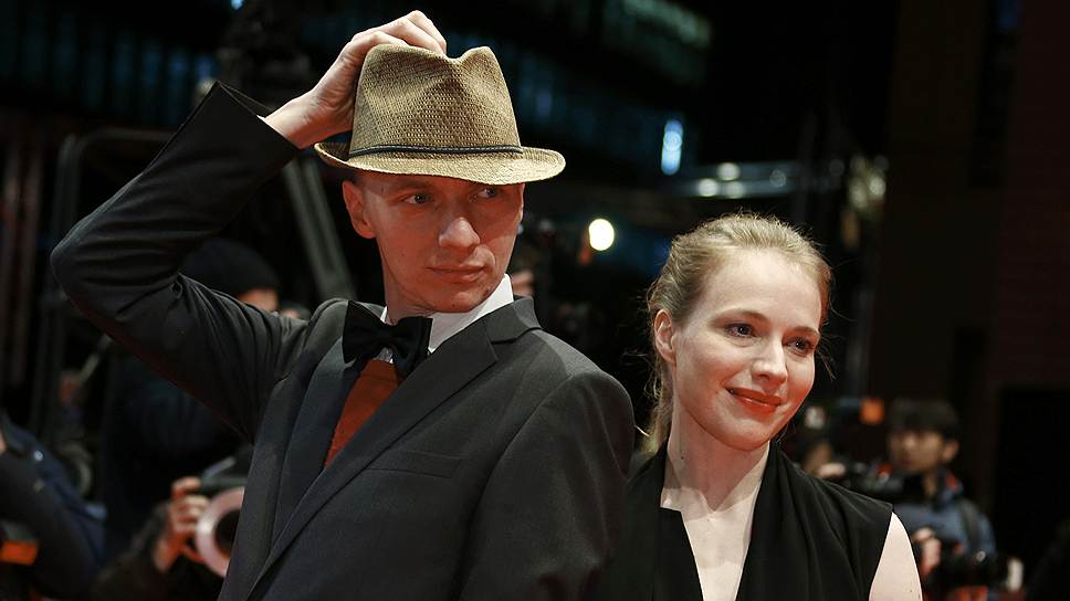 Брат и сестра Анна Брюггеманн и Дитрих Брюгеманн получили «Серебряного медведя» за сценарий к фильму «Крестный путь»
