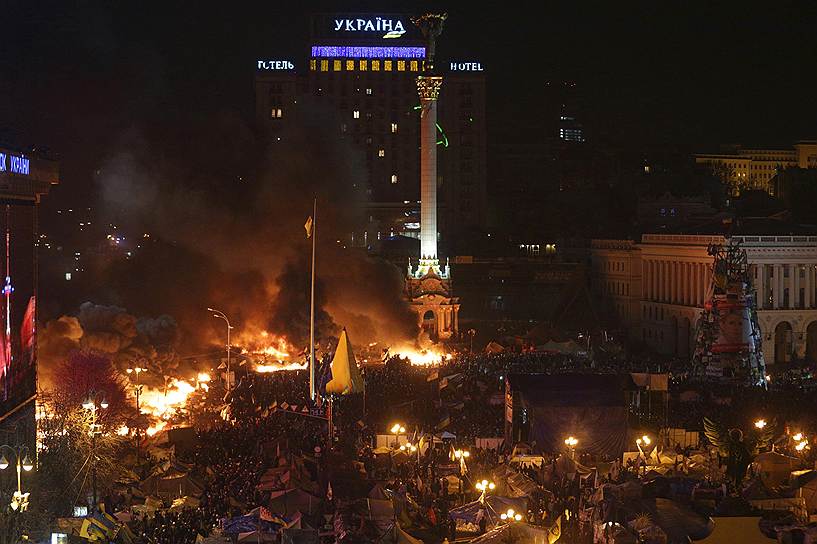 Утром 19 февраля протестующие освободили Центральный дом офицеров, расположенный в центре Киева