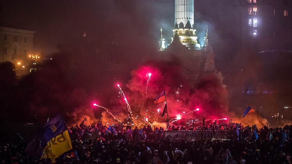 Протестующим не удалось прорваться в здание Верховной рады