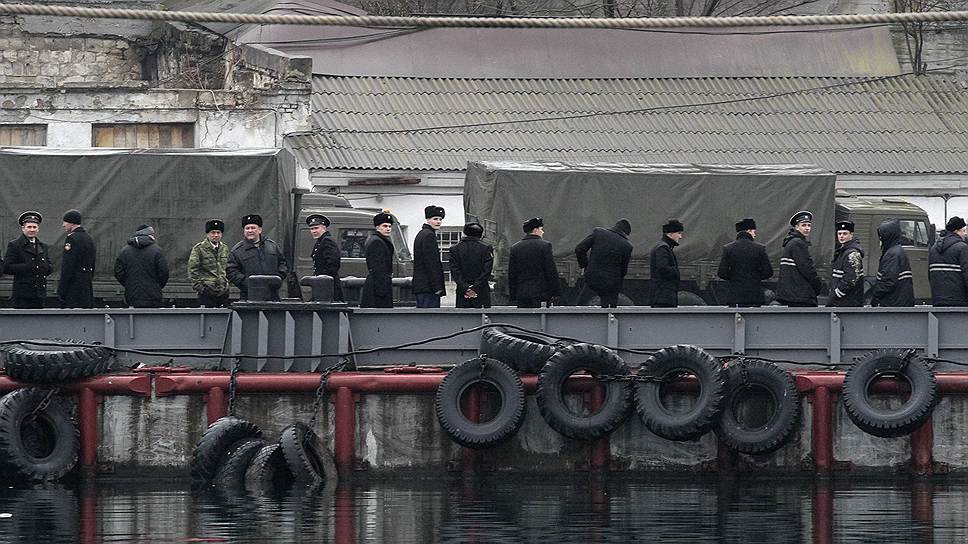 Порядка десяти кораблей ВМФ Украины покинули базу в Севастополе в течение последних суток, сообщает 2 марта «РИА Новости» со ссылкой на источник в администрации Крыма