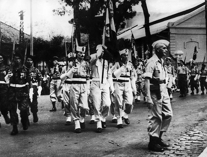 Согласно Женевским соглашениям 1954 года, которые завершили восьмилетнюю колониальную войну Франции в Индокитае, Вьетнам был временно разделен на Северный и Южный