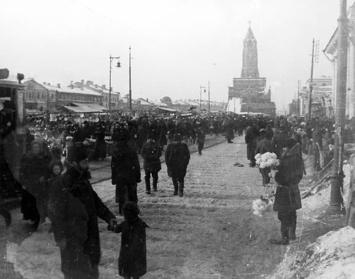 Проект новой Москвы был рассчитан на пять лет (1918–1922 годы) для населения 3 млн человек на территории 20 тыс. га и отражал традиции многовекового развития города вплоть до Февральской революции&lt;br>
На фото: Сухаревская площадь