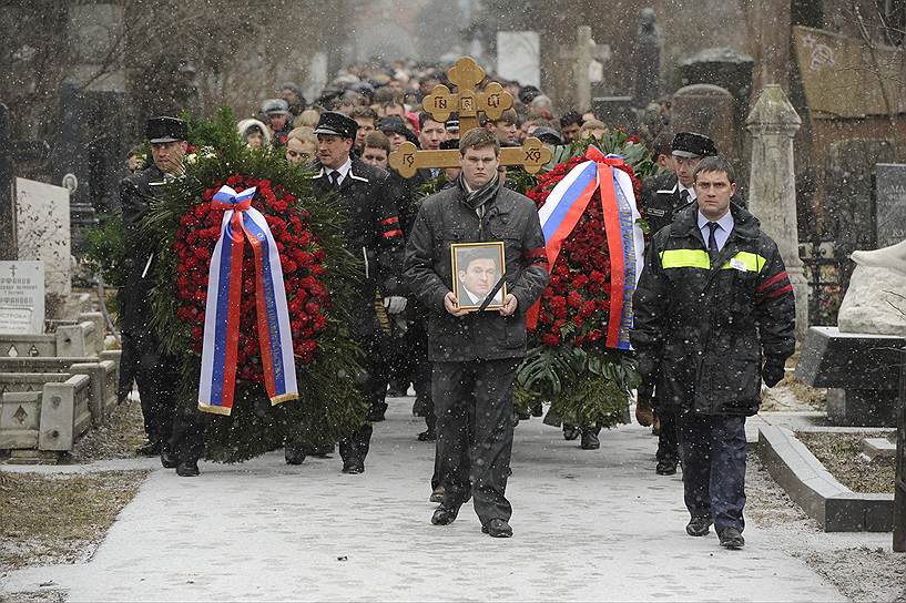 Похороны бывшего главы Минтруда и сенатора Александра Починка на Новодевичьем кладбище в Москве