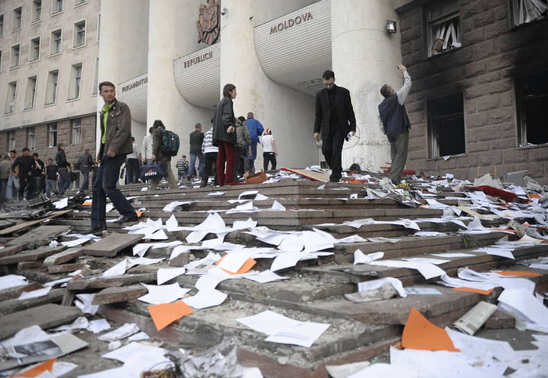 2009 год. В Кишиневе прошли массовые беспорядки, вызванные результатами прошедших парламентских выборов
