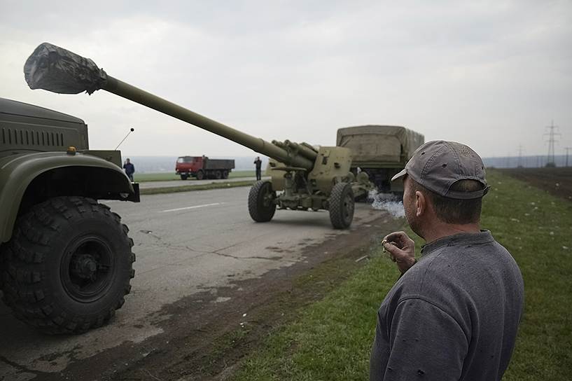 Ситуация на востоке Украины, в том числе, в Донецке (на фото), резко обострилась накануне референдума в Крыму