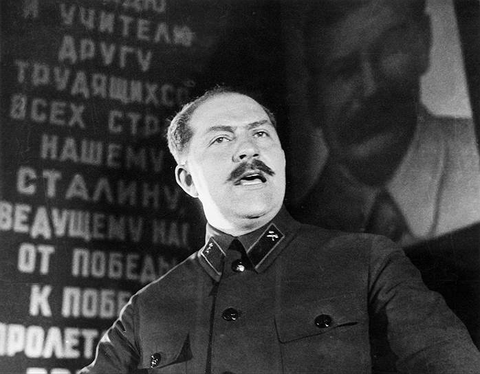 Выступление Кагановича 14 мая 1935 года в Колонном зале Дома Союзов на торжественном заседании, посвященном пуску метро. Он же 15 октября 1941 года приказал уничтожить метрополитен. Тоннели планировалось затопить,  а эскалаторы демонтировать, а поезда разобрать. Утром 16 октября 1941 года метрополитен не открылся и не работал первый и последний раз за всю его историю.  К вечеру приказ об уничтожении метро был отменен