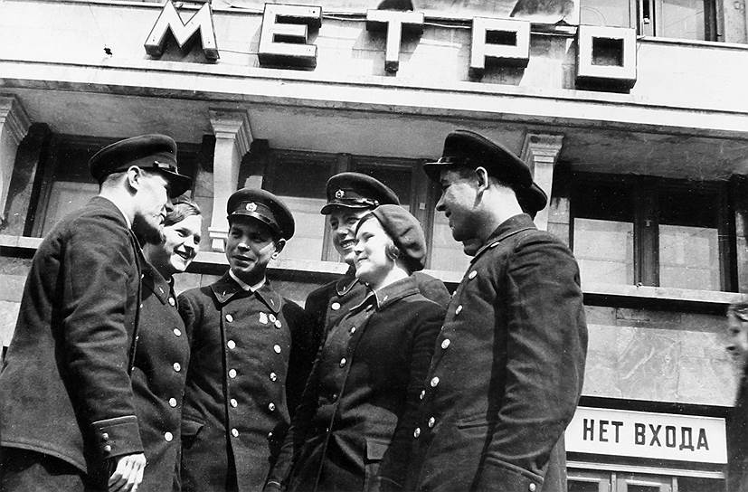 Станция «Охотный ряд» — единственная в Москве станция, переименованная четыре раза