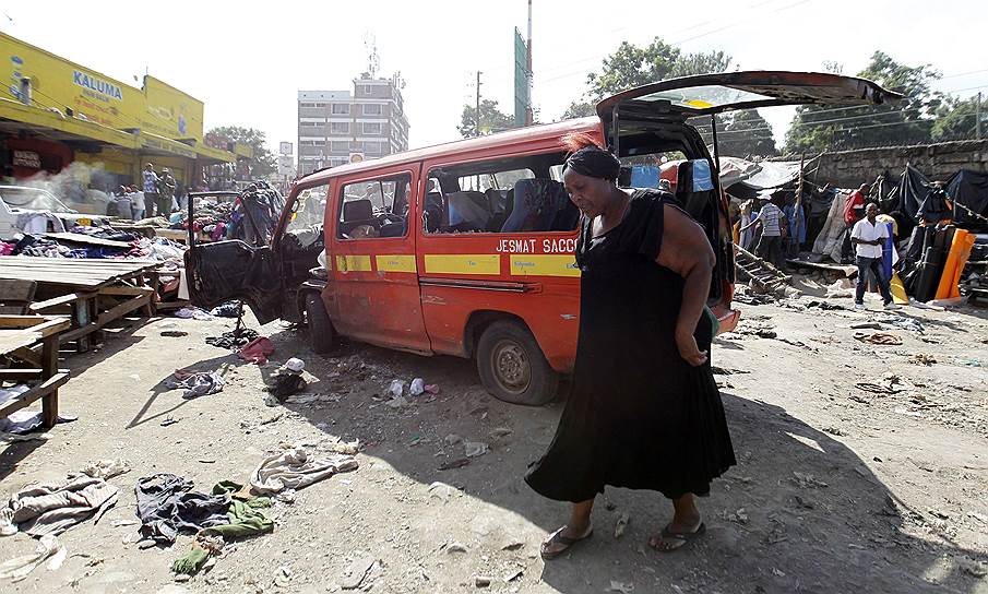 2014 год. Теракты, в результате которых погибли 12 человек, произошли в маршрутном автобусе и на центральном рынке Гикомба возле делового квартала в Найроби (Кения)