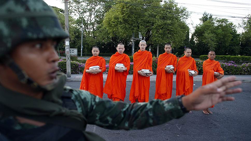 Не все жители согласны с тем, что происходит в стране. Множество людей выступают против переворота и не поддерживают действующую сейчас власть