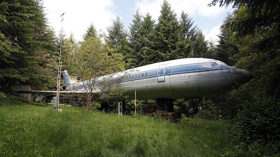 Boeing 727 Брюса Кэмпбелла расположен глубоко в лесу в пригороде Портленда, штат Орегон 