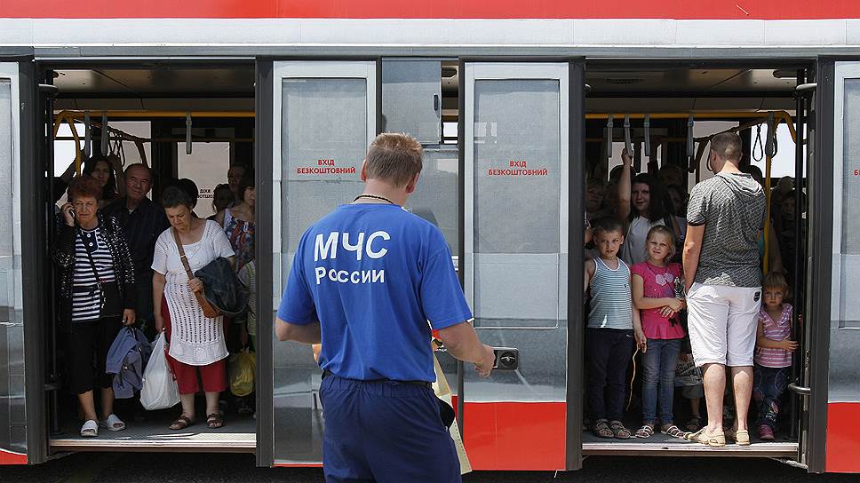 Процедура получения статуса беженца длится три месяца. Соискателям требуется пройти дактилоскопическую экспертизу и медицинское освидетельствование