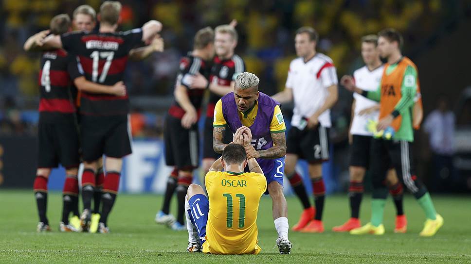 Бразильский полузащитник Оскар после финального свистка