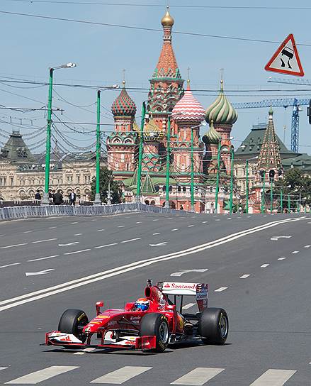 Также в Moscow City Racing приняла участие самая титулованная команда в истории Чемпионата мира по ралли (World Rally Championship) Citroen Total Abu Dhabi World Rally Team. На ее счету команды 93 победы и 8 титулов мирового чемпионата