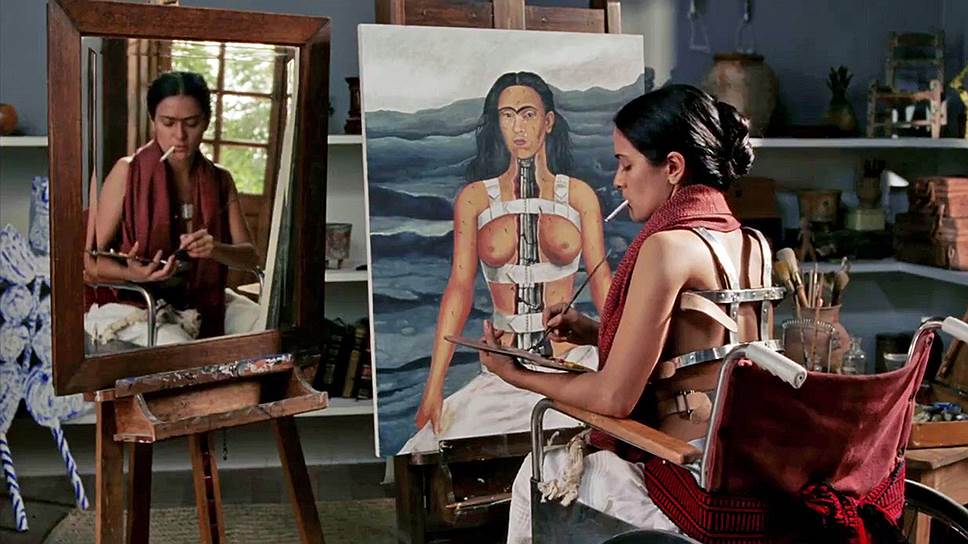 В 2002 году вышел фильм Джулии Теймор «Фрида» (кадр на фото), рассказывающий о непростой жизни художницы. Главную роль в нем сыграла еще одна мексиканская легенда — Сальма Хайек