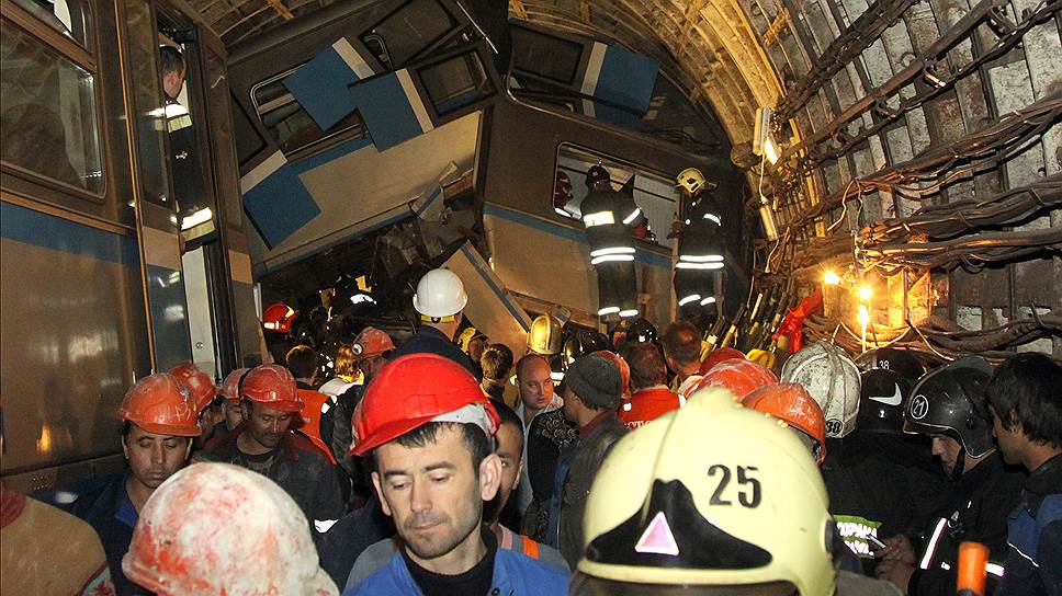14 июля 2014 года произошла крупнейшая техногенная катастрофа в истории московского метро. Авария, унесшая жизни 24 человек, произошла утром 15 июля 2014 года на перегоне между станциями «Парк Победы» и «Славянский бульвар» 
