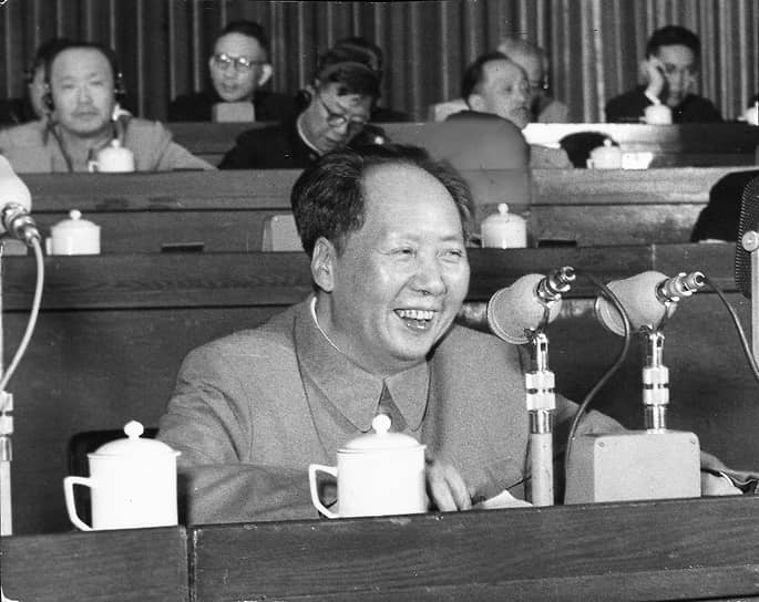 1958 год. Лидер Китая Мао Цзэдун (на фото) объявил начало политики «большого скачка», нацеленной на укрепление индустриальной базы и резкий подъем экономики страны 