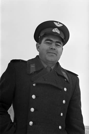 1962 год. Произведен запуск космического корабля Восток-3. Летчик Андриян Николаев становится третьим советским космонавтом