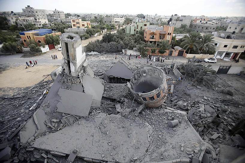 Разрушенная мечеть в Хан-Юнисе на юге сектора Газа