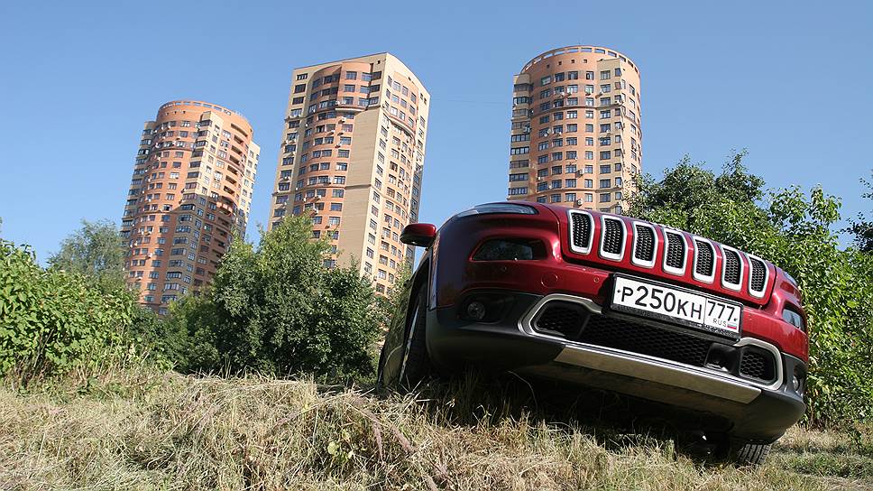 Jeep Cherokee больше подходит для города и легкого бездорожья