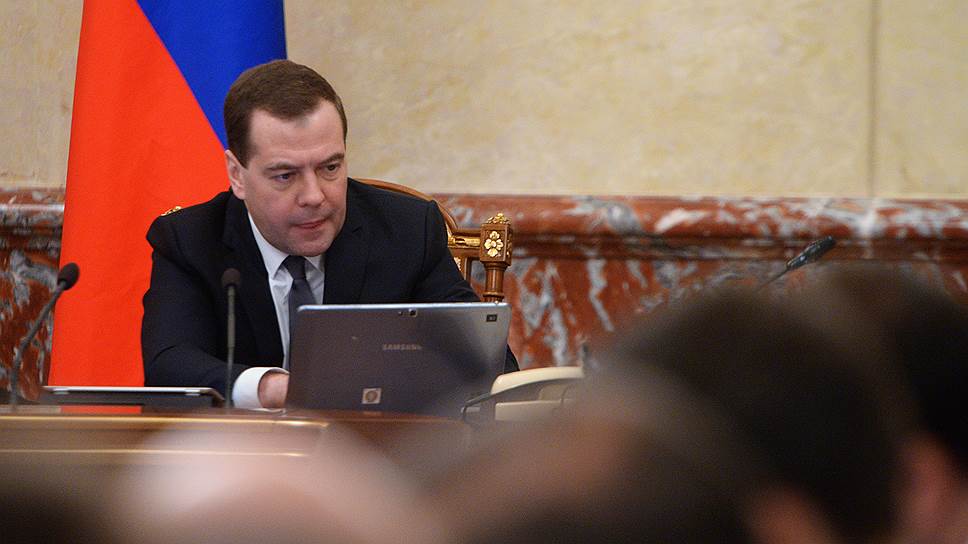 14 августа. Хакеры взломали микроблог в Twitter премьер-министра России Дмитрия Медведева